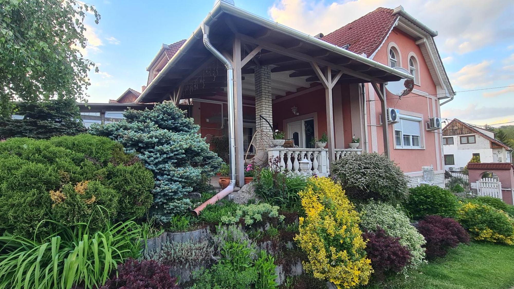 Bérc Apartman Egerszalók Exterior foto